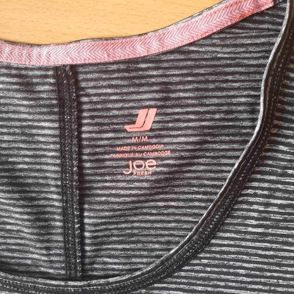 Joe Fresh Activewear Top - Picture 2 of 3